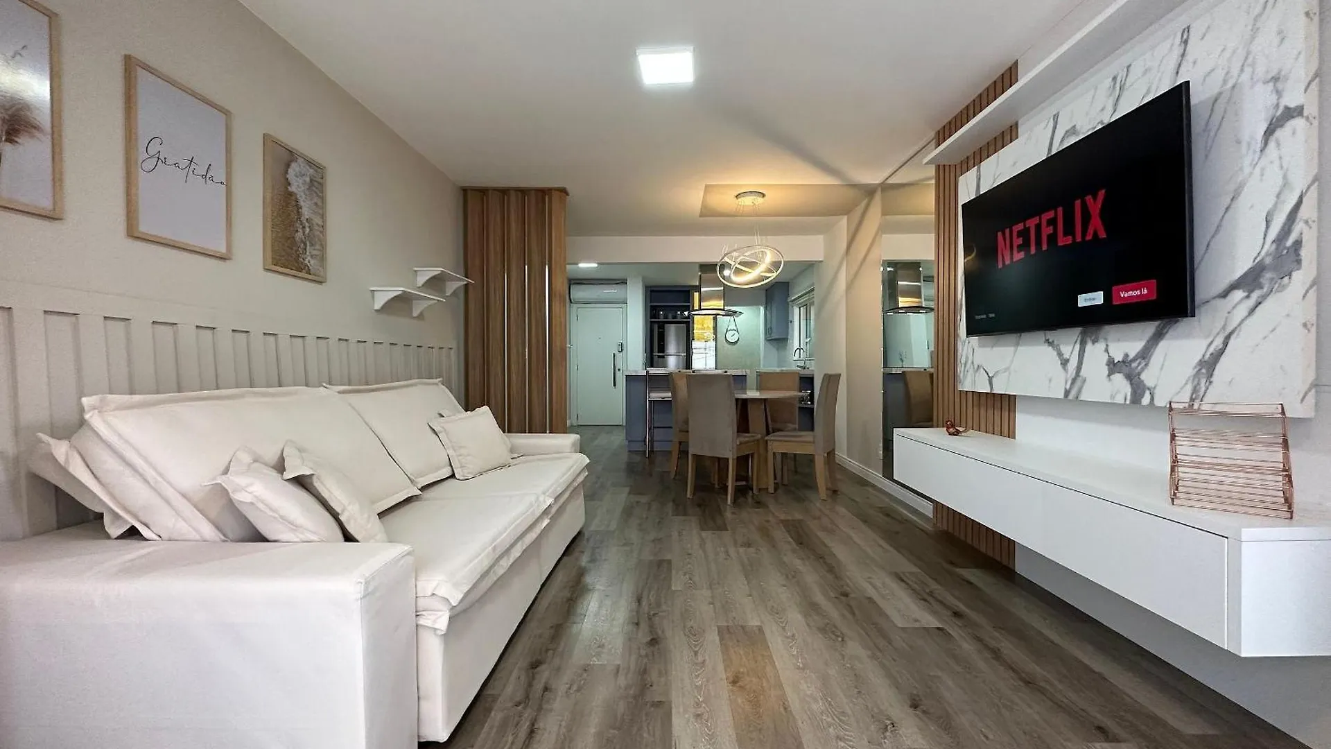 La02- 2 Suites +1Quarto | Jacuzzi | Churrasqueira Balneario Camboriu Apartment