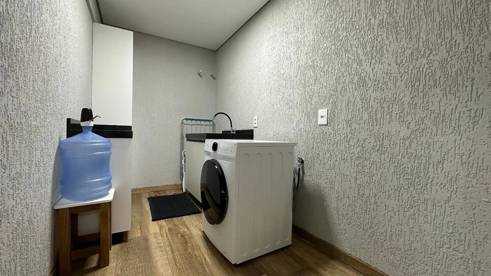 La02- 2 Suites +1Quarto | Jacuzzi | Churrasqueira Balneario Camboriu Apartment