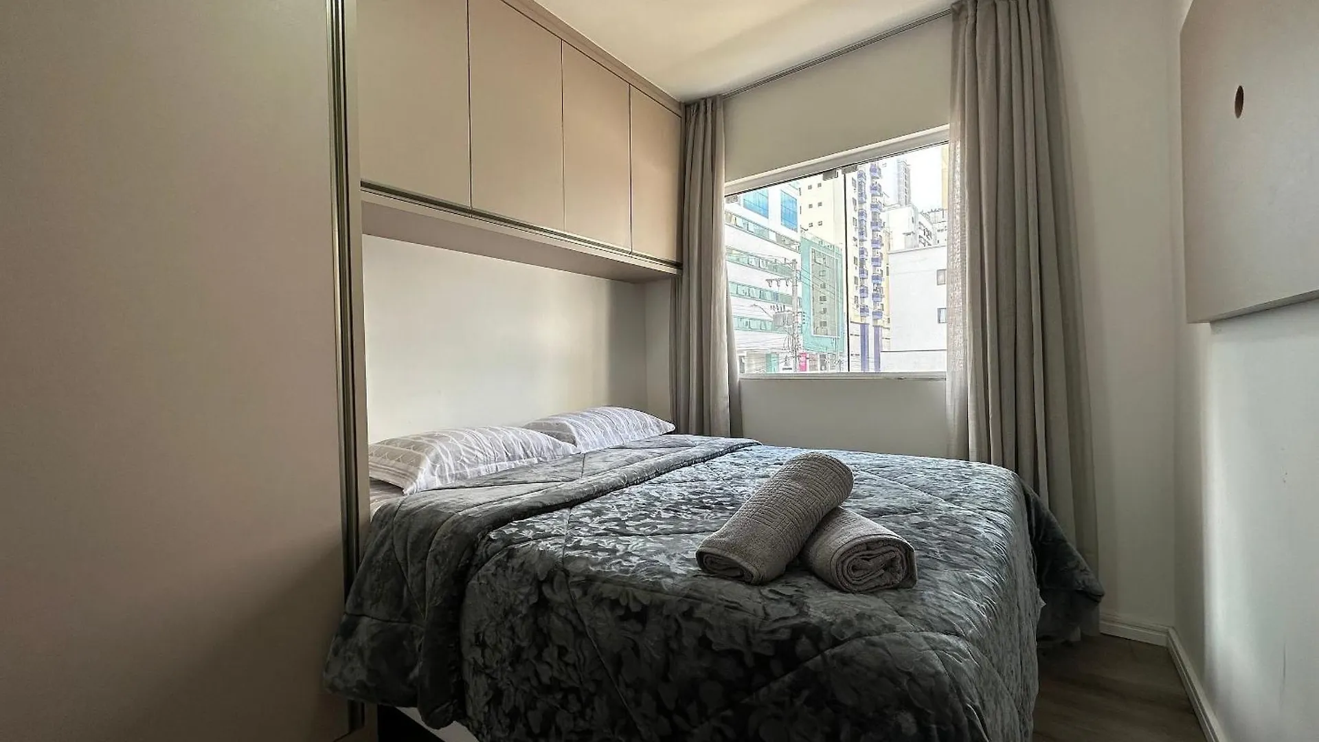 La02- 2 Suites +1Quarto | Jacuzzi | Churrasqueira Balneario Camboriu