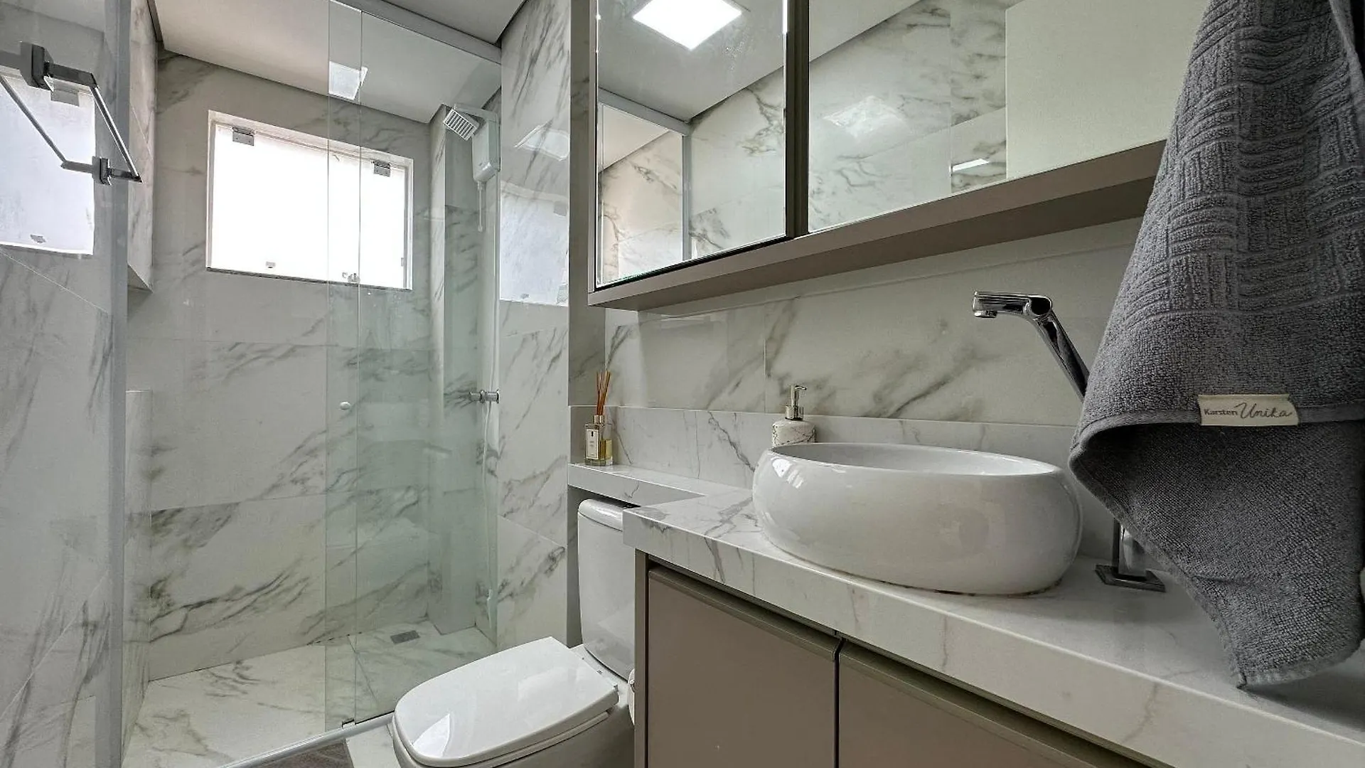 La02- 2 Suites +1Quarto | Jacuzzi | Churrasqueira Balneario Camboriu Apartment