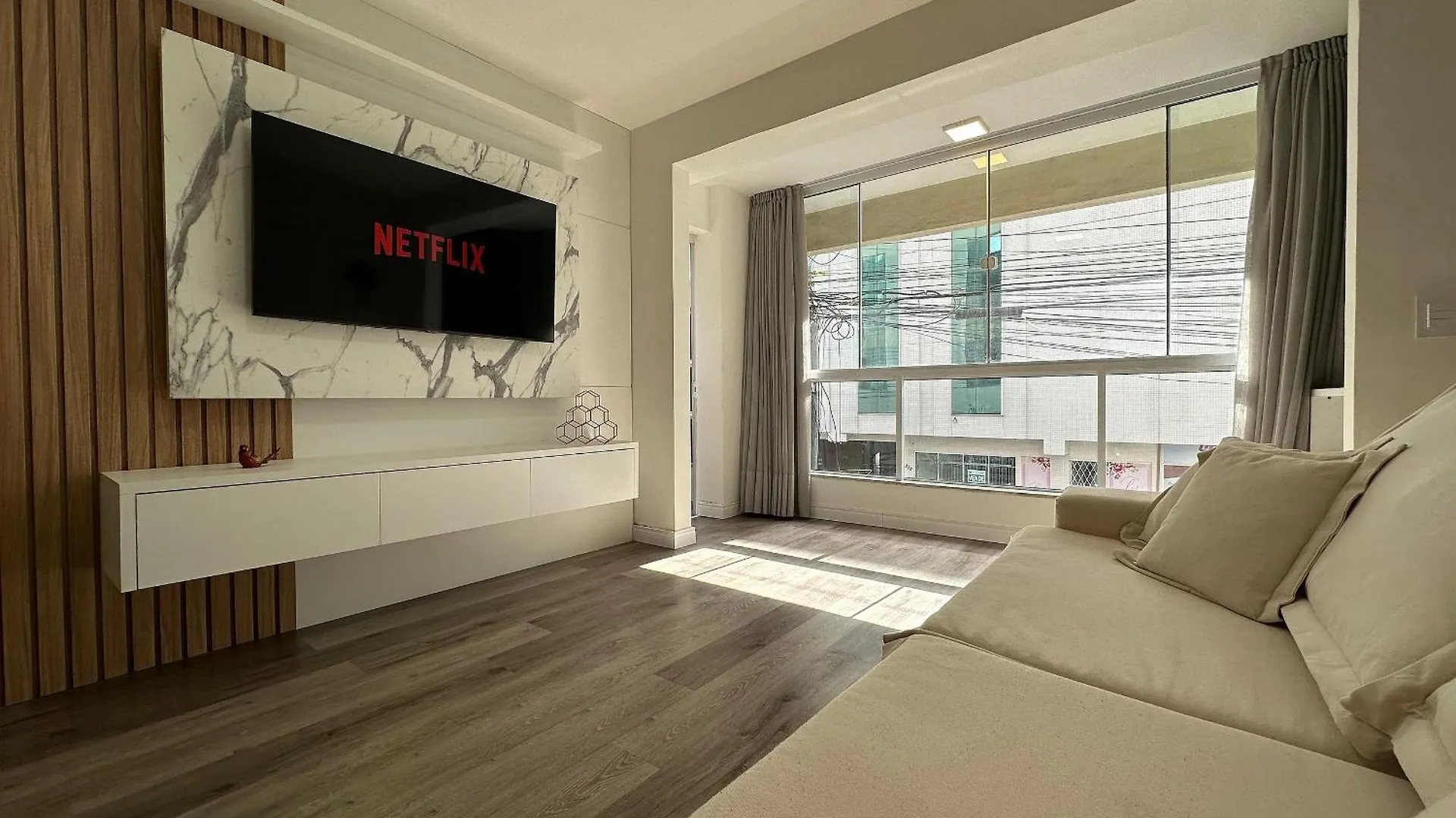 Apartment La02- 2 Suites +1Quarto | Jacuzzi | Churrasqueira Balneario Camboriu Brazil