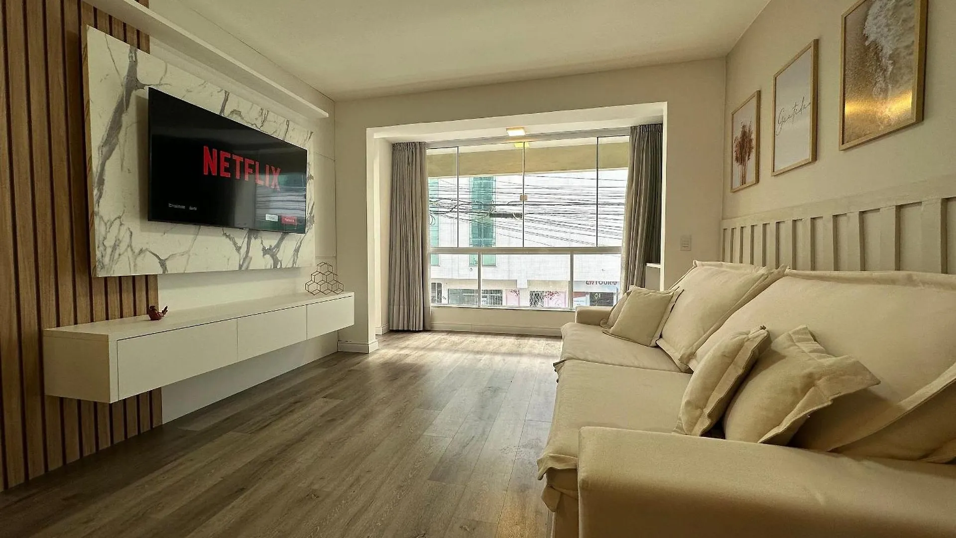 La02- 2 Suites +1Quarto | Jacuzzi | Churrasqueira Balneario Camboriu Brazil