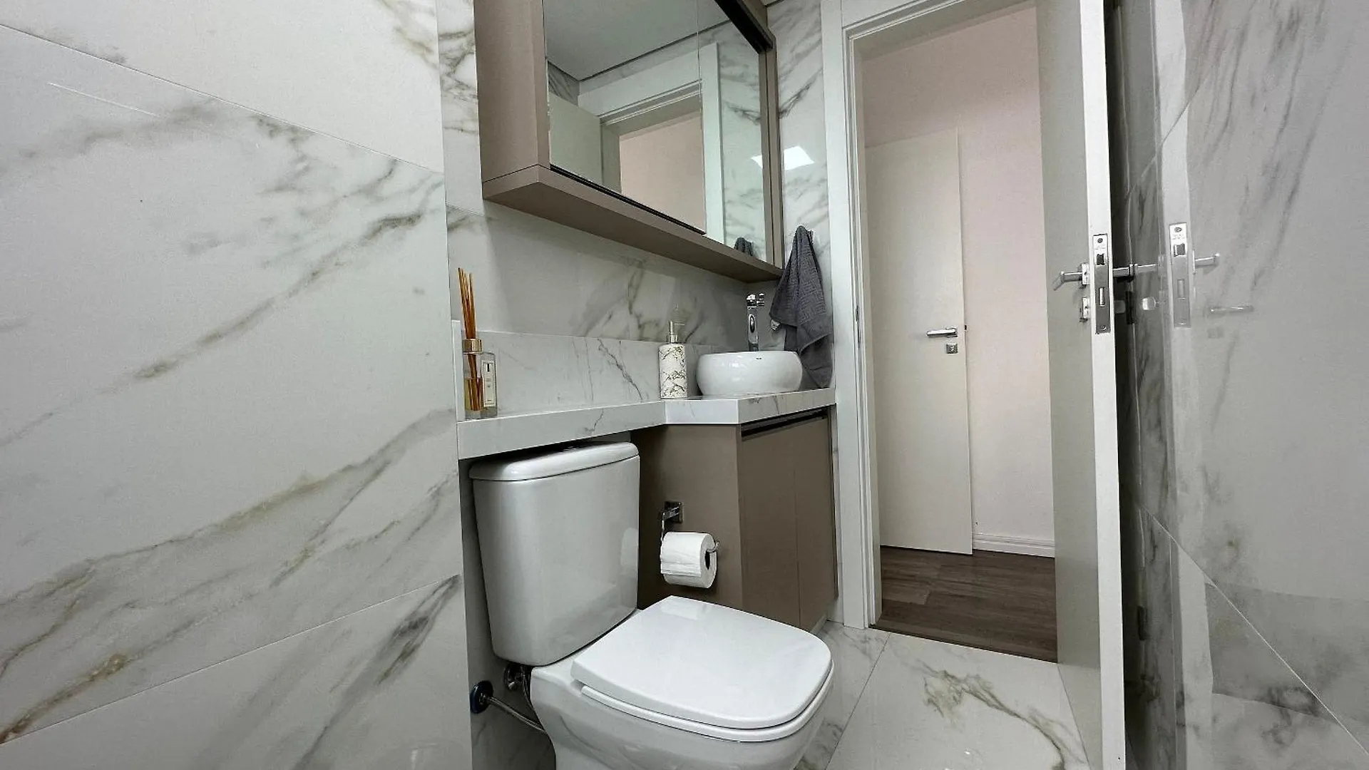 Apartment La02- 2 Suites +1Quarto | Jacuzzi | Churrasqueira Balneario Camboriu Brazil