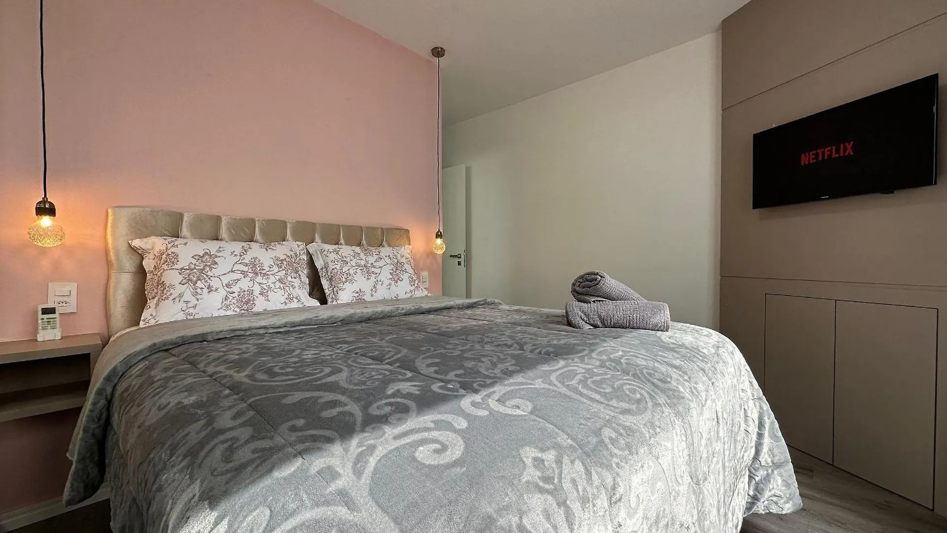 Apartment La02- 2 Suites +1Quarto | Jacuzzi | Churrasqueira Balneario Camboriu