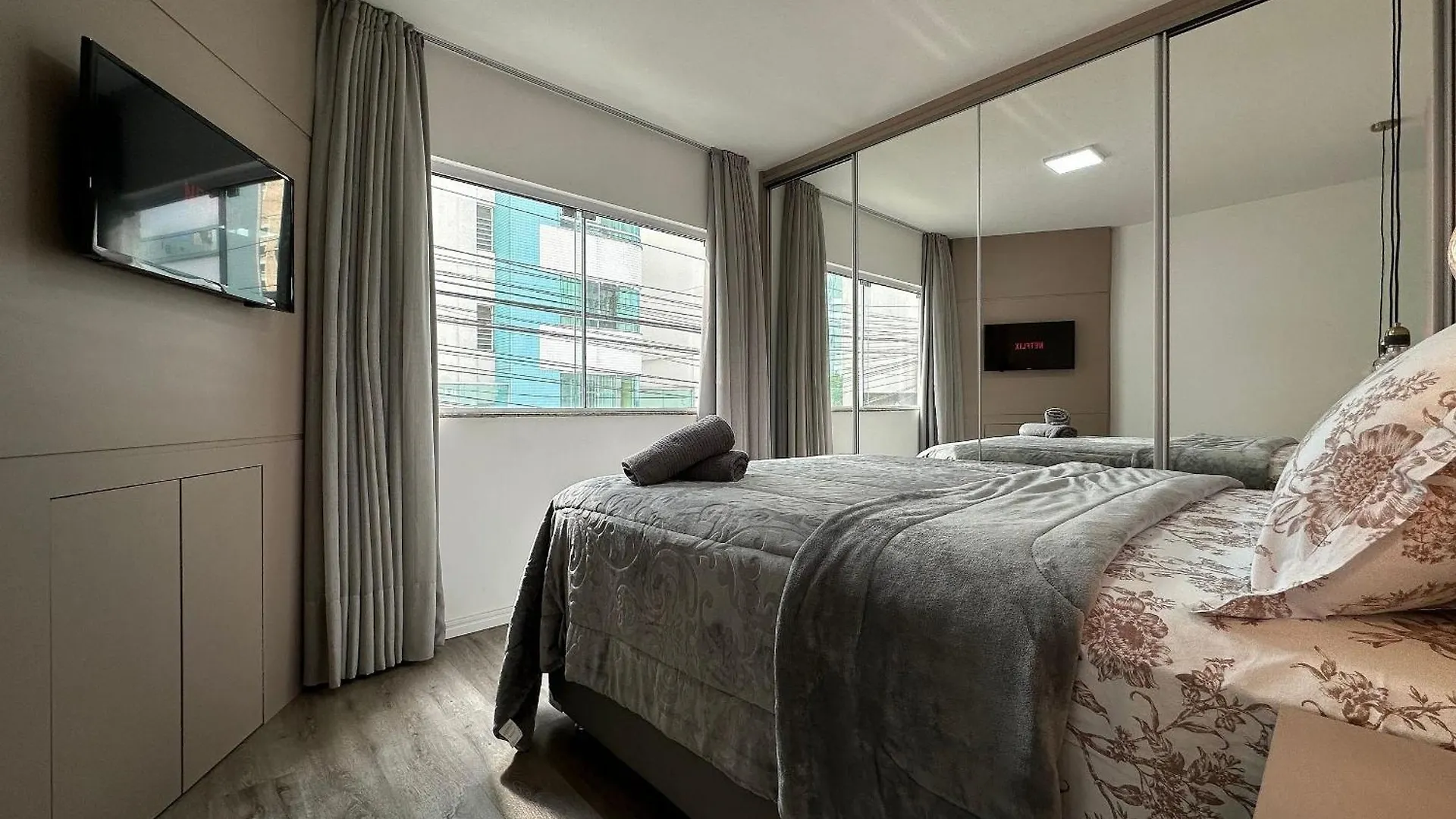 La02- 2 Suites +1Quarto | Jacuzzi | Churrasqueira Balneario Camboriu 0*,  Brazil