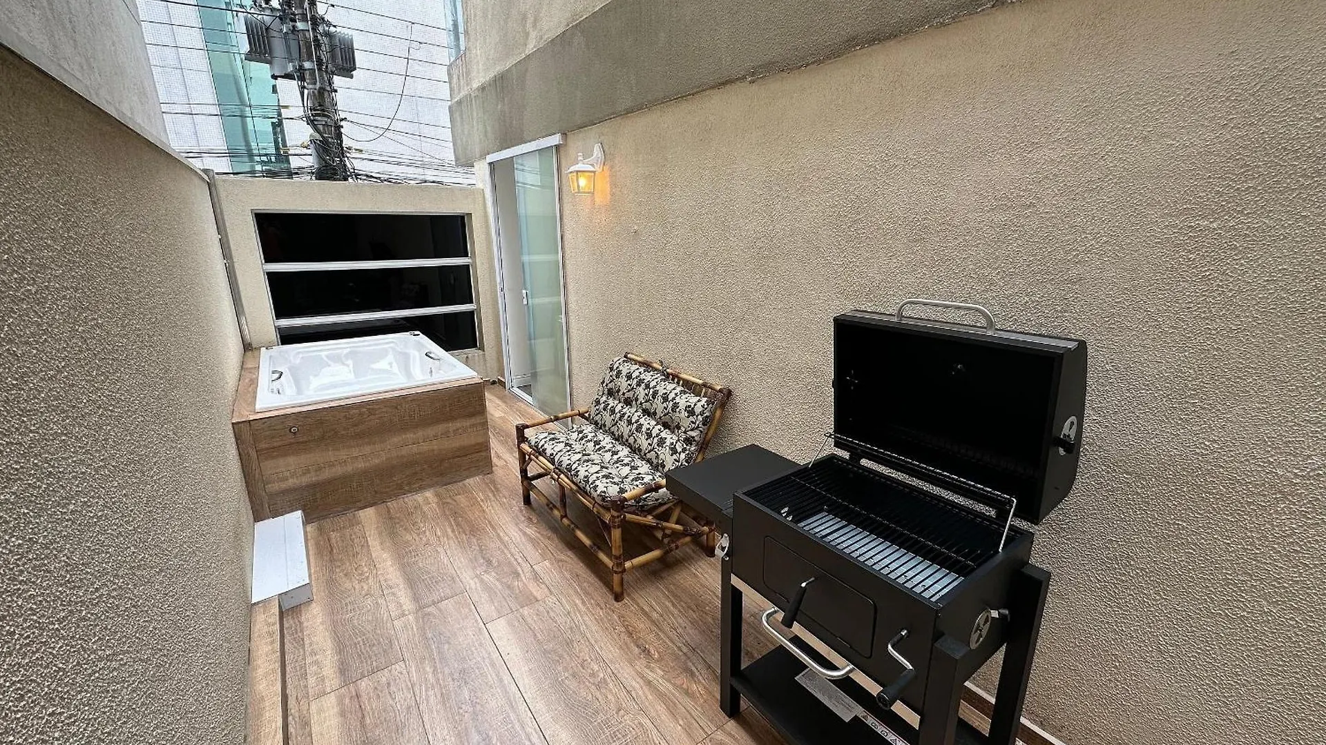 La02- 2 Suites +1Quarto | Jacuzzi | Churrasqueira Balneario Camboriu